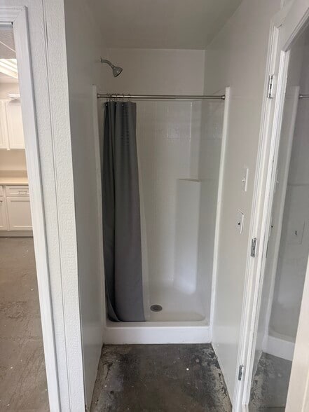 More Photos Of 2135 Utopia Ave, Nashville Warehouse For Lease