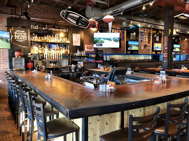 More Photos Of 6000-6022 N 16th St, Phoenix Unknown For Lease