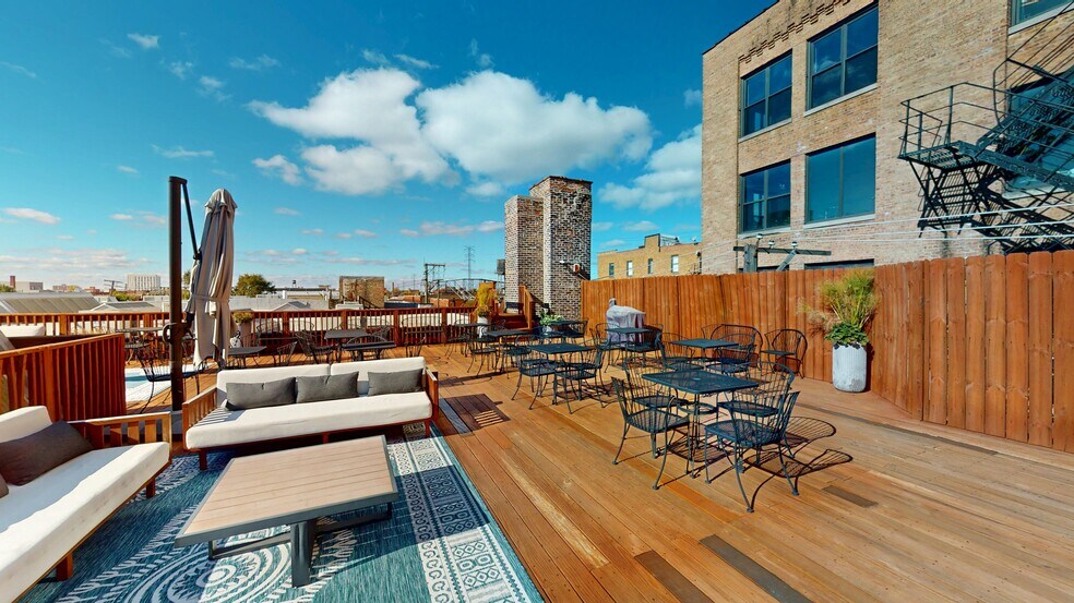 More Photos Of 1550-1556 W Carroll, Chicago Loft Creative Space For Lease