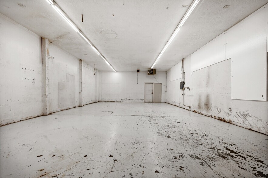 More Photos Of 4375 W Copper Hills Pky, West Jordan Warehouse For Lease