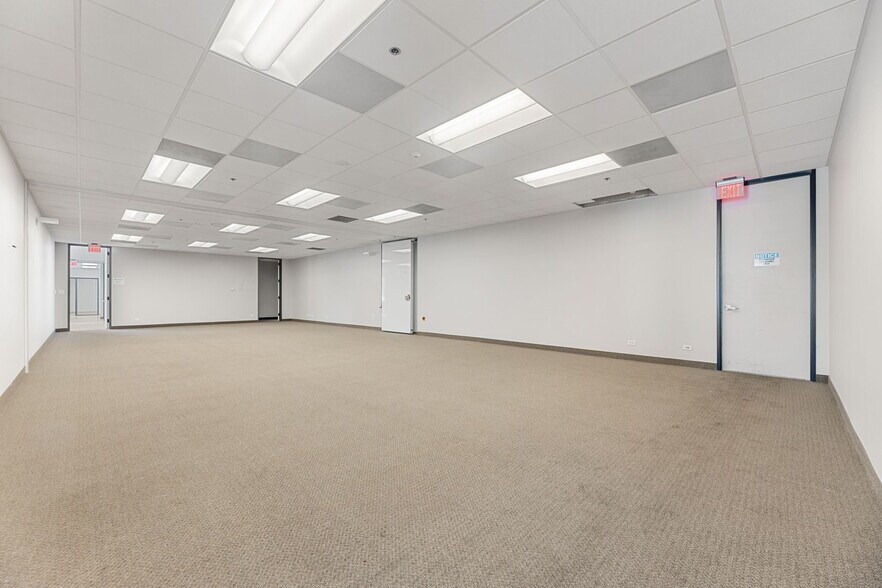 More Photos Of 12920 Senlac Dr, Farmers Branch Research And Development For Lease