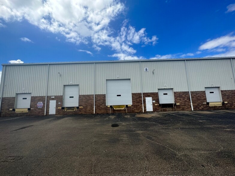 More Photos Of 4250-4276 Strausser St NW, Canton Warehouse For Lease