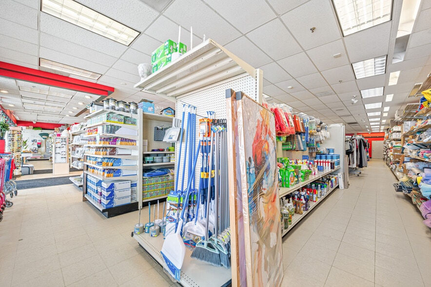 More Photos Of 1508-1574 N Mitchell St, Cadillac General Retail For Sale