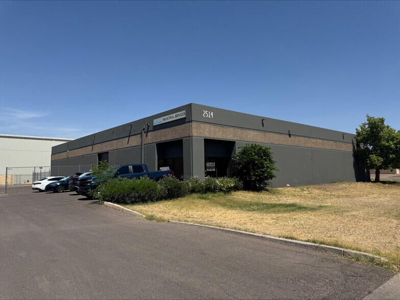 Primary Photo Of 2514 N 33rd Ave, Phoenix Warehouse For Lease