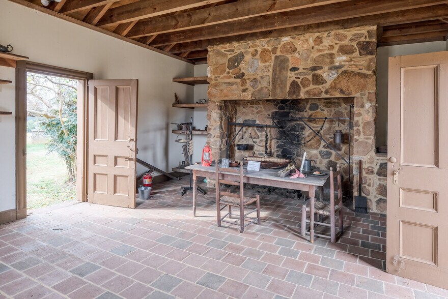 More Photos Of 163 Old Buncombe Rd, Union Specialty For Sale