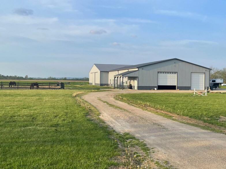 More Photos Of 7361 Zane Trail Rd, Circleville Horse Stables For Sale
