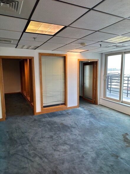More Photos Of 152 Lynnway, Lynn Office For Sale