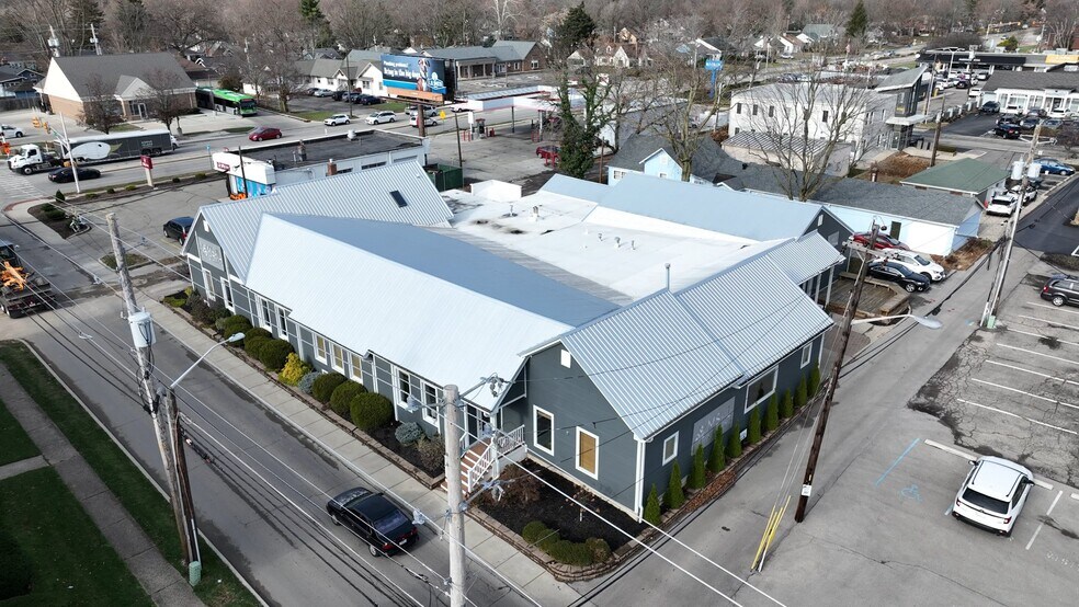 More Photos Of 710 E 64th St, Indianapolis Office For Sale