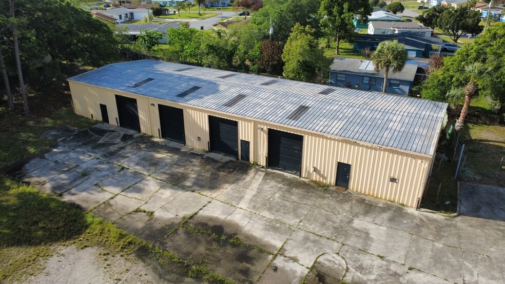 Primary Photo Of 290 N Lake View Blvd, Cocoa Warehouse For Lease