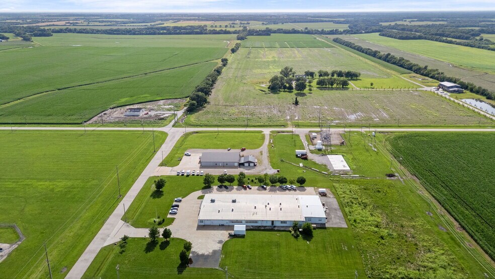 More Photos Of 900 W Miller Rd, Iola Manufacturing For Sale