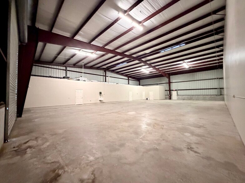 More Photos Of 2352 Old Combee Rd, Lakeland Industrial For Lease