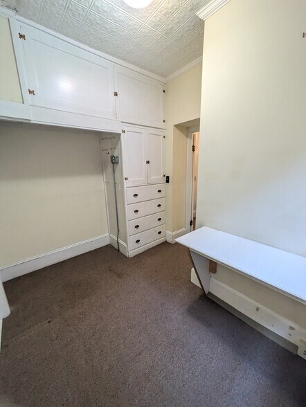More Photos Of 44 Penobscot St, Bangor Apartments For Lease