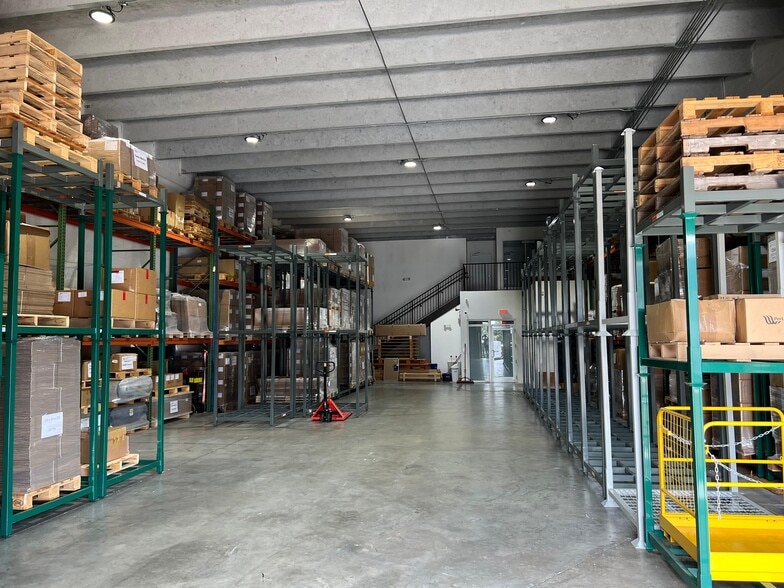 More Photos Of 8200-8358 NW 30th Ter, Doral Warehouse For Lease