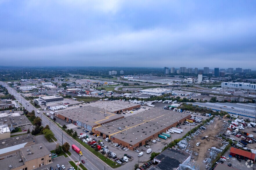 More Photos Of 98-102 Rutherford Rd S, Brampton Warehouse For Lease