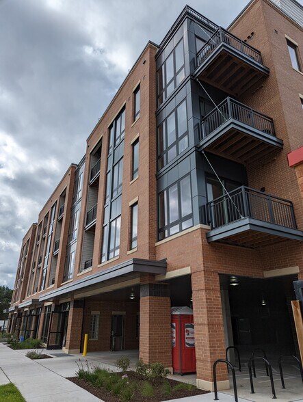 More Photos Of 1252 S Park St, Madison Apartments For Lease