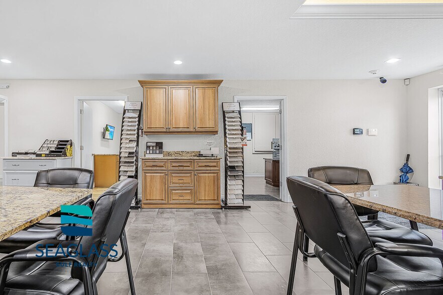 More Photos Of 3890 Veronica S Shoemaker Blvd, Fort Myers Warehouse For Sale