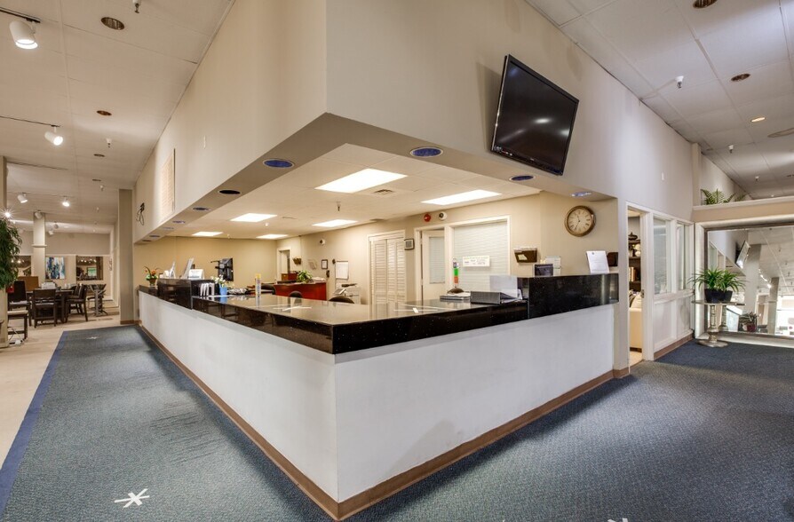 More Photos Of 3910 W Camp Wisdom Rd, Dallas Storefront For Sale