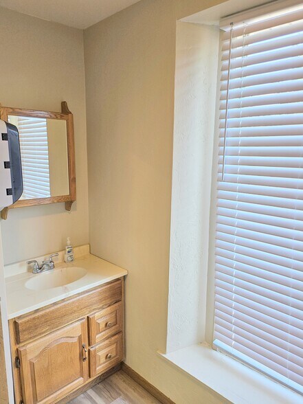 More Photos Of 662 New Castle Rd, Butler Office For Sale