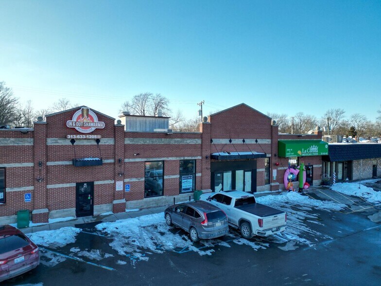 More Photos Of 3956-3976 Pelham Rd, Dearborn Heights Storefront For Lease