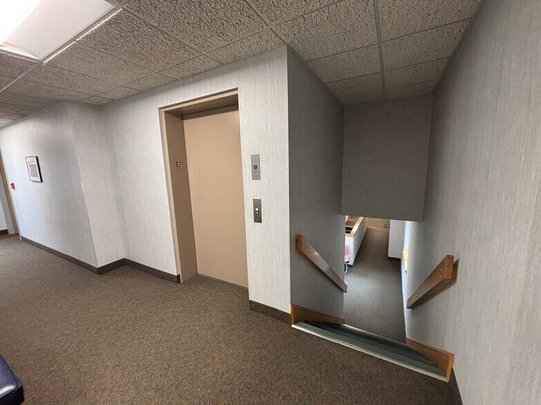 More Photos Of 123 Dwight Rd, Longmeadow Medical For Lease