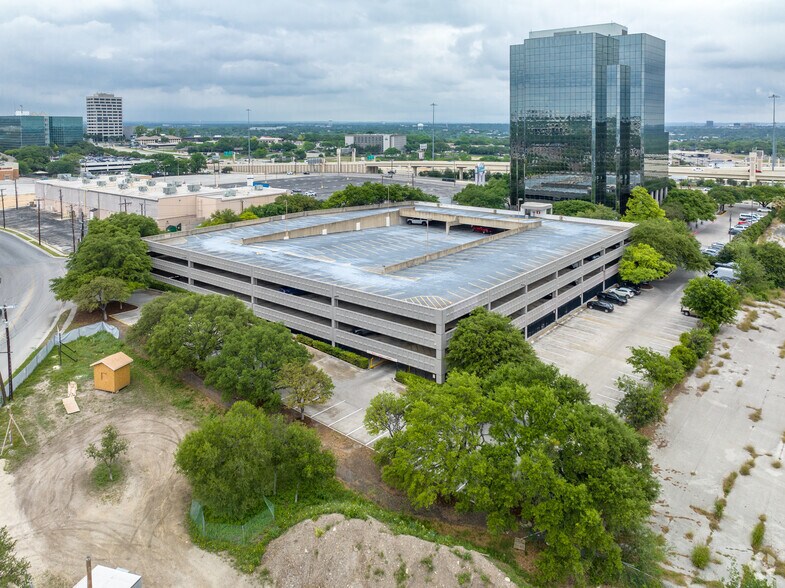 More Photos Of 7550 W Interstate 10, San Antonio Office For Lease