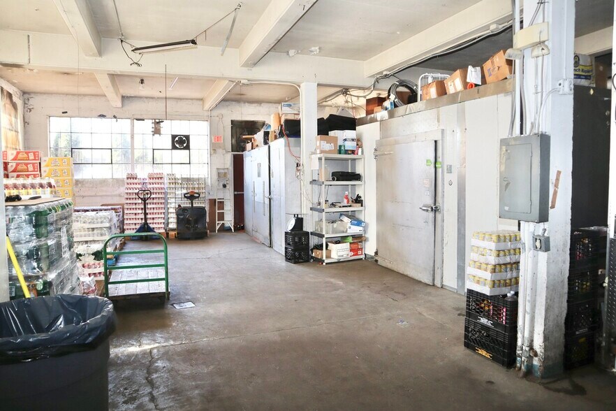 More Photos Of 225 Greenwich Ave, Stamford Manufacturing For Lease