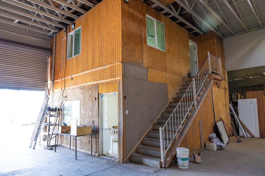 More Photos Of 1302 W Lincoln St, Phoenix Warehouse For Sale