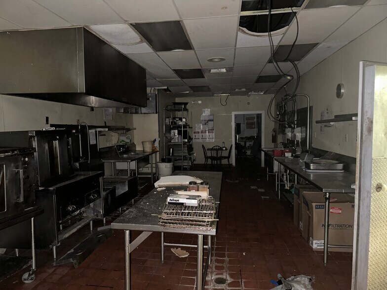 More Photos Of 2615 Florence Blvd, Florence Restaurant For Lease