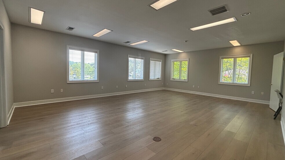 More Photos Of 3635 Peachtree Industrial Blvd, Duluth Medical For Lease