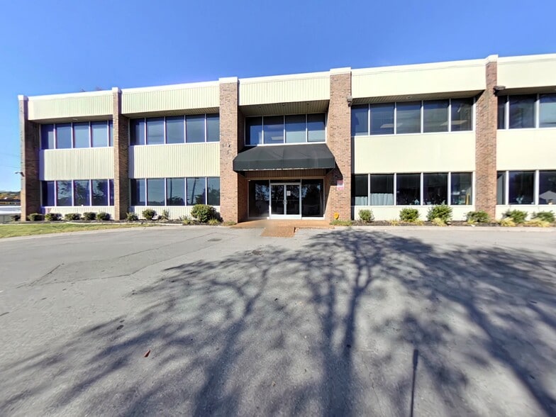 More Photos Of 113 Cumberland Ave, Madison Office For Lease