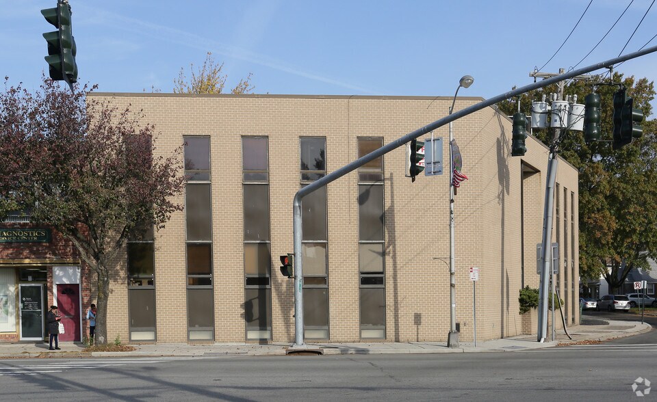 More Photos Of 271 Jericho Tpke, Floral Park Office For Lease