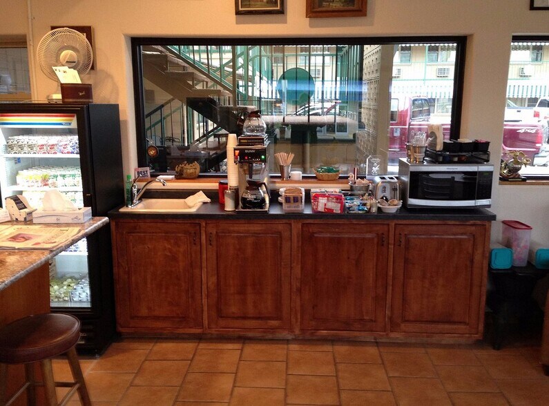 More Photos Of 602 E 4th St, North Platte Hotel For Sale