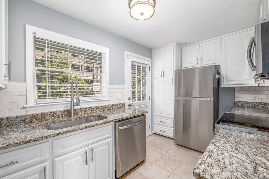 More Photos Of 3057 Pharr Court North Ct NW, Atlanta Apartments For Sale