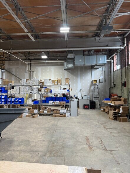 More Photos Of 2507 Samford Ave, Shreveport Distribution For Lease