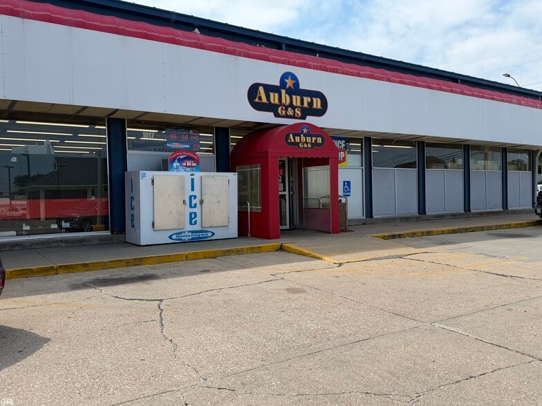 Primary Photo Of 1017 13th St, Auburn General Retail For Sale