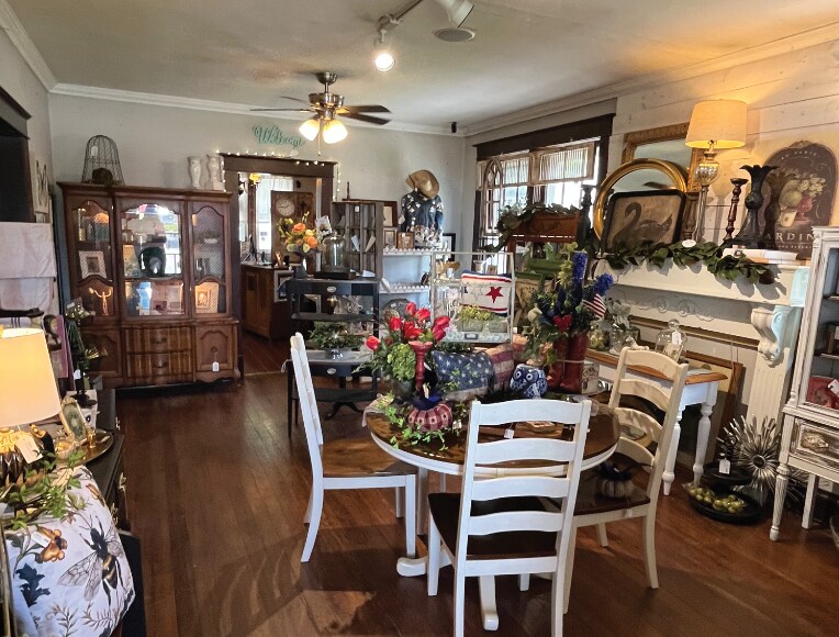 More Photos Of 16636 Old Chesterfield Rd, Chesterfield General Retail For Sale