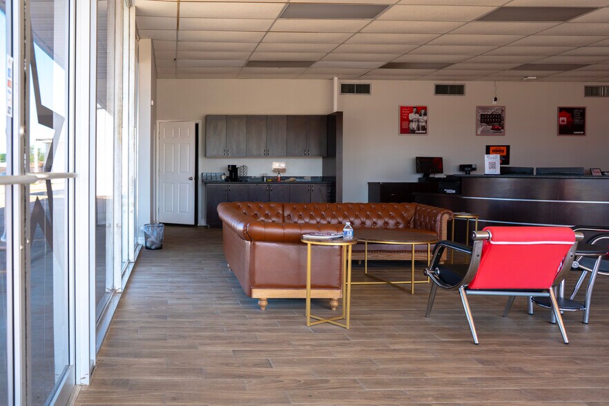 More Photos Of 4925 Avenue H, Rosenberg Warehouse For Lease