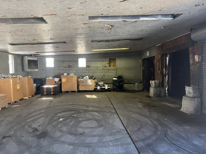 More Photos Of 24 Water St, Palmer Warehouse For Sale