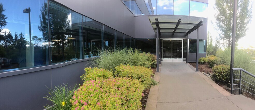 More Photos Of 3600 136th Pl SE, Bellevue Coworking Space