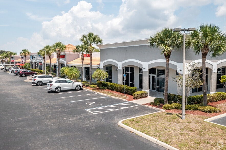 More Photos Of 28811 S Tamiami Trl, Bonita Springs General Retail For Lease