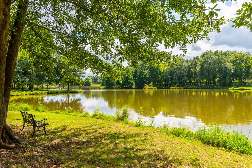 More Photos Of 565 Owens Gin Rd NE, Calhoun Lodge Meeting Hall For Sale