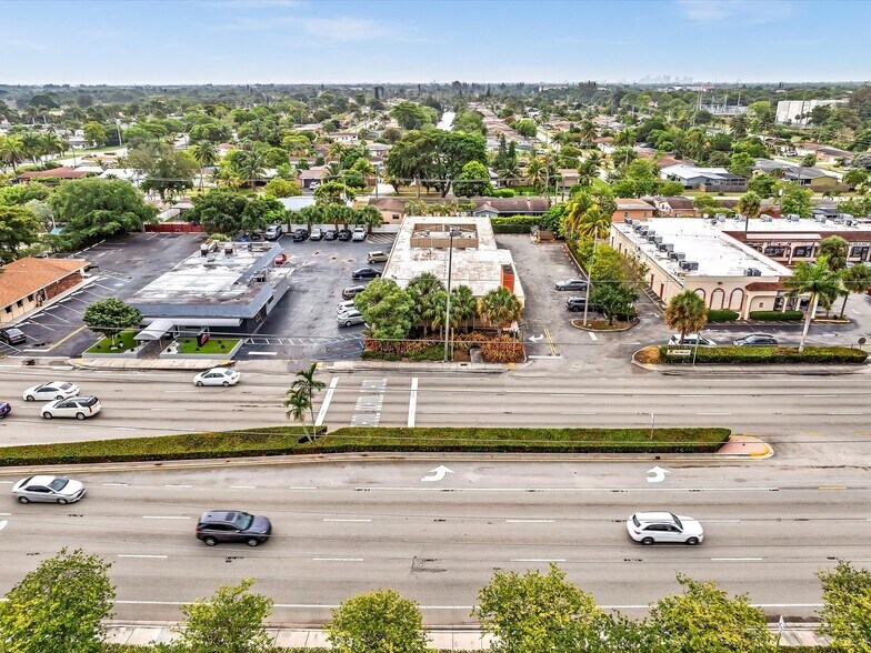 More Photos Of 2200 N University Dr, Sunrise Warehouse For Lease