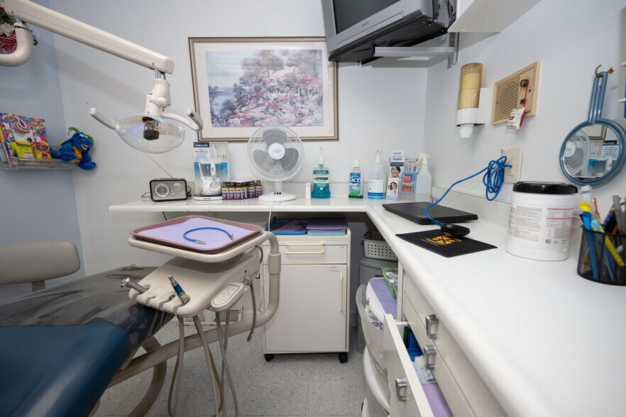 More Photos Of 1616 Abbott Rd, Lackawanna Office For Lease