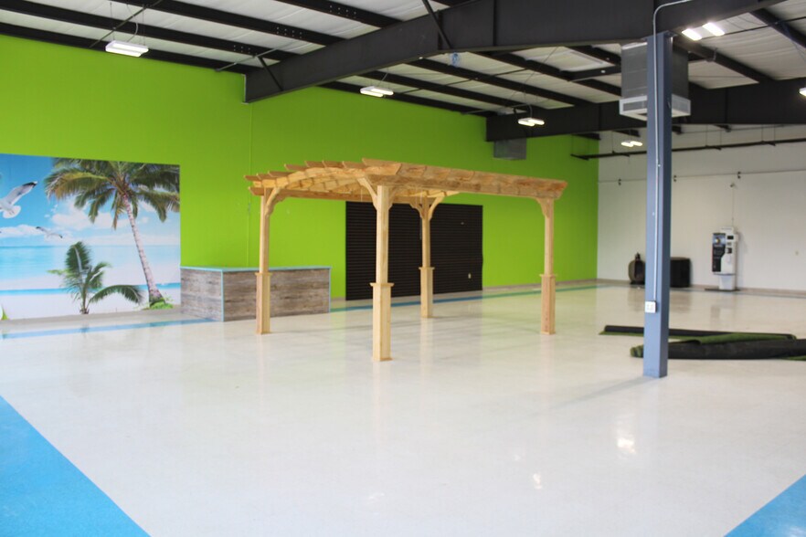 More Photos Of 1010 W 7th St, Auburn Unknown For Lease