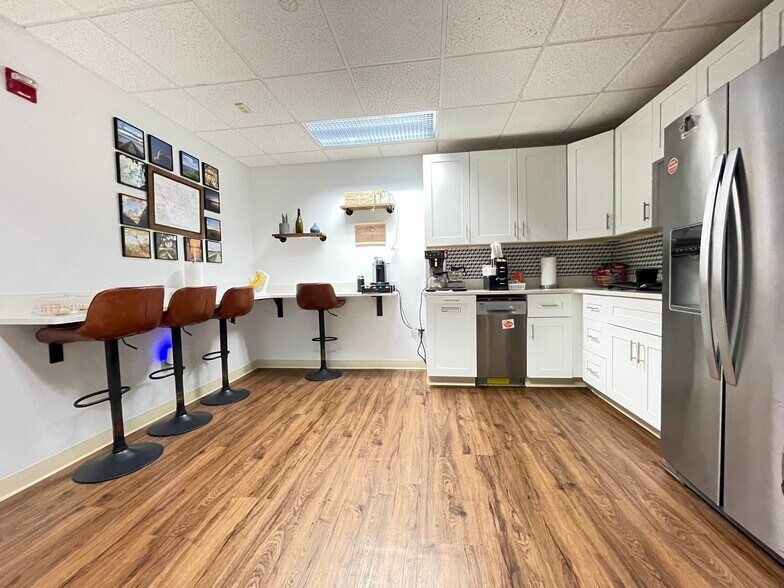 More Photos Of 300 E University Ave, Gainesville Office Residential For Sale