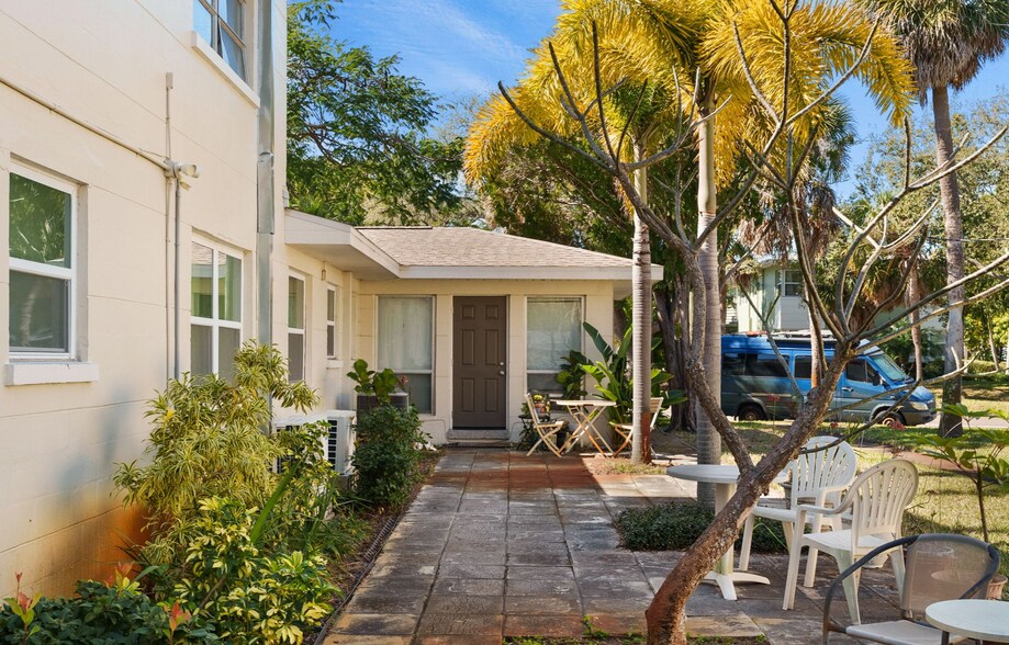 More Photos Of 1121 Beach Dr NE, Saint Petersburg Apartments For Sale