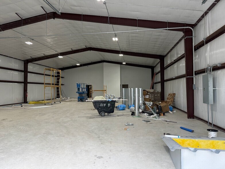 More Photos Of 1305 Industrial Dr, Royse City Warehouse For Lease