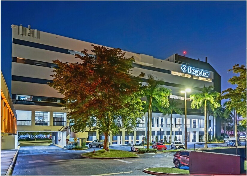 More Photos Of 5550 Glades Rd, Boca Raton Office For Lease