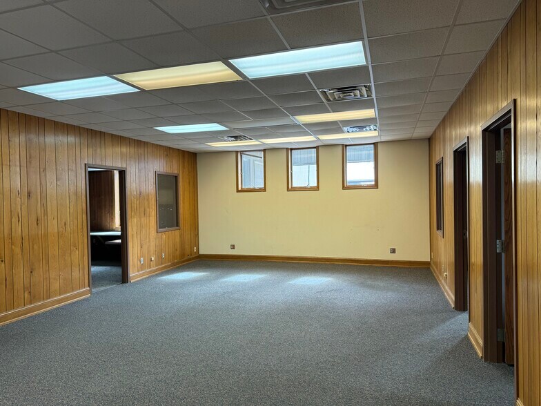 More Photos Of 809 S 62nd Ave, Wausau Distribution For Lease