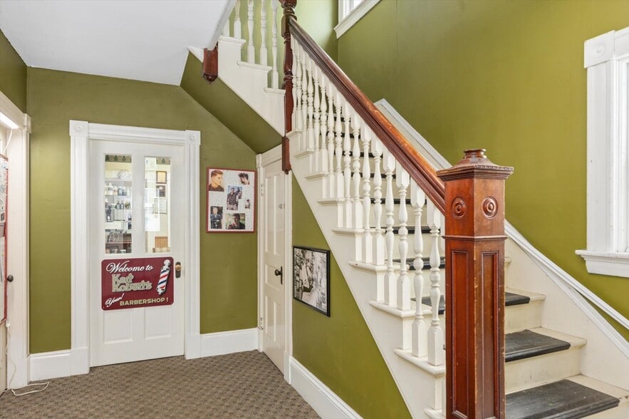 More Photos Of 32 Park Ave, Keene Office For Sale